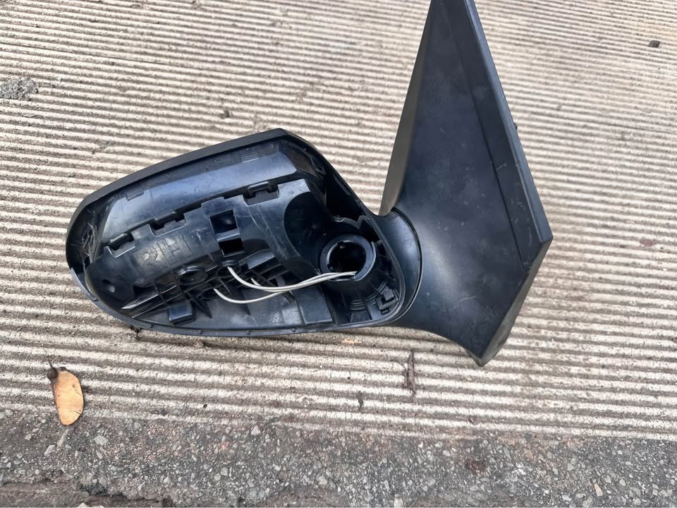 Hyundai i10 grand left and right mirrors - Private Seller Hyundai i10 grand left and right mirrors - Private Seller