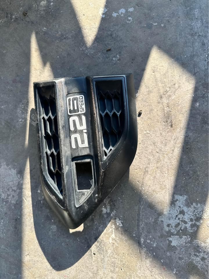 ford ranger limited passenger side 2.2l manual wing - Private Seller ford ranger limited passenger side 2.2l manual wing - Private Seller