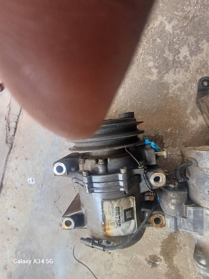 Isuzu kb 300 aircon pump - Private Seller