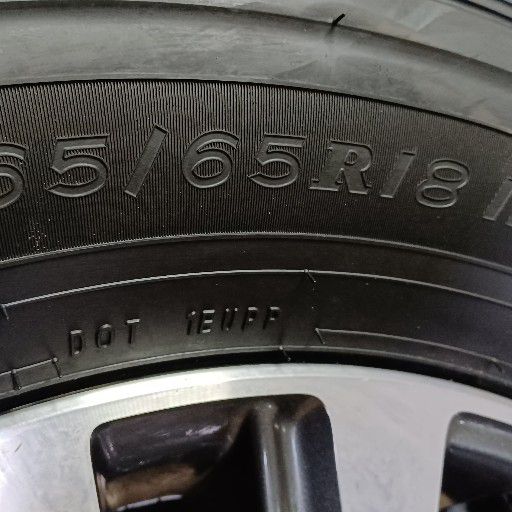 2023 Toyota fortuner with dunlop grandtrek AT30