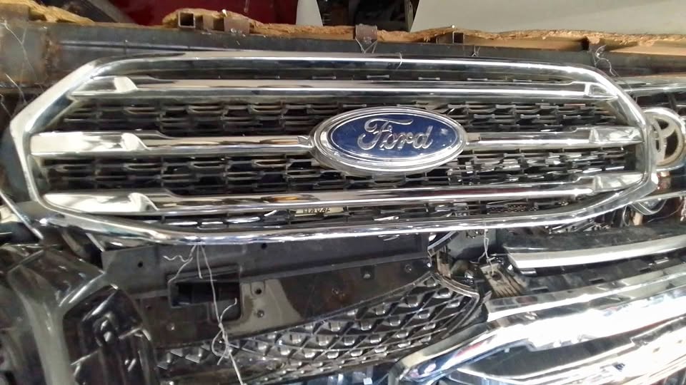 Ford Everest grill - Private Seller Ford Everest grill - Private Seller