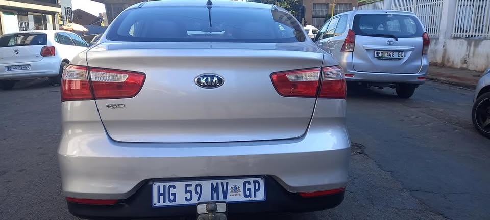 2015 KIA RIO 1.2 PETROL, MANUAL TRANSMISSION, SILVER COLOUR