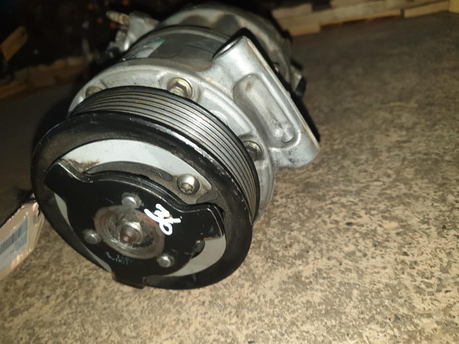 2010 Range Rover Sport 5.0 V8 Used Original Aircon Pump For Sale 2010 Range Rover Sport 5.0 V8 Used Original Aircon Pump For Sale