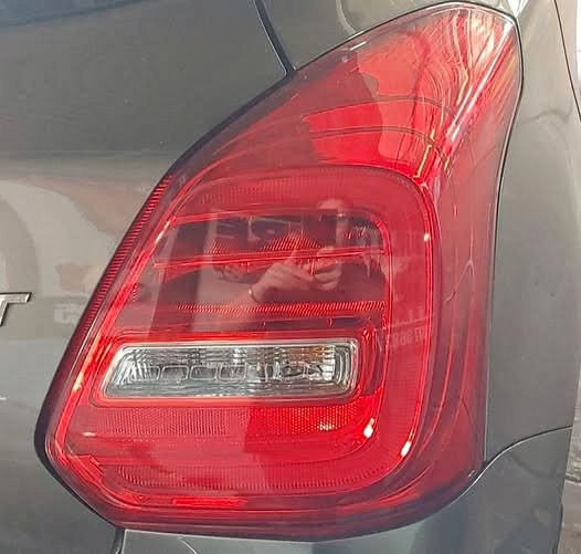 SUZUKI SWIFT RIGHT SIDE TAIL LIGHT - Private Seller SUZUKI SWIFT RIGHT SIDE TAIL LIGHT - Private Seller