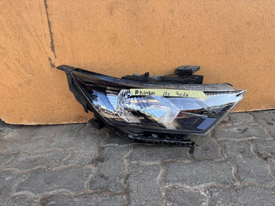 2024 Hyundai i20 Grand Headlight - Private Seller 2024 Hyundai i20 Grand Headlight - Private Seller