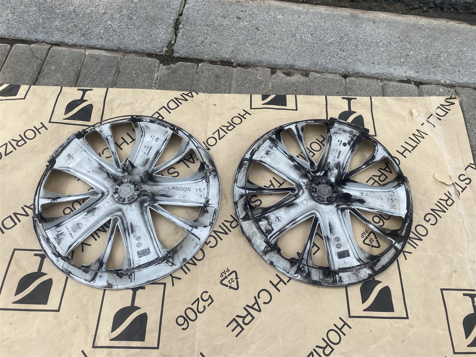 2017 RENAULT CLIO WHEEL CAPS FOR SALE - Private Seller