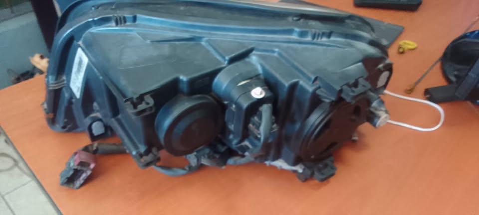 Volvo XC90 2010 Headlights For Sale - Private Seller Volvo XC90 2010 Headlights For Sale - Private Seller