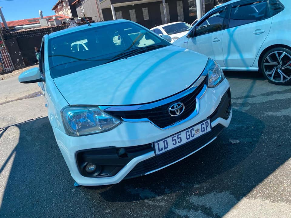 2018 TOYOTA ETIOS 1.5 HATCHBACK MANUAL
