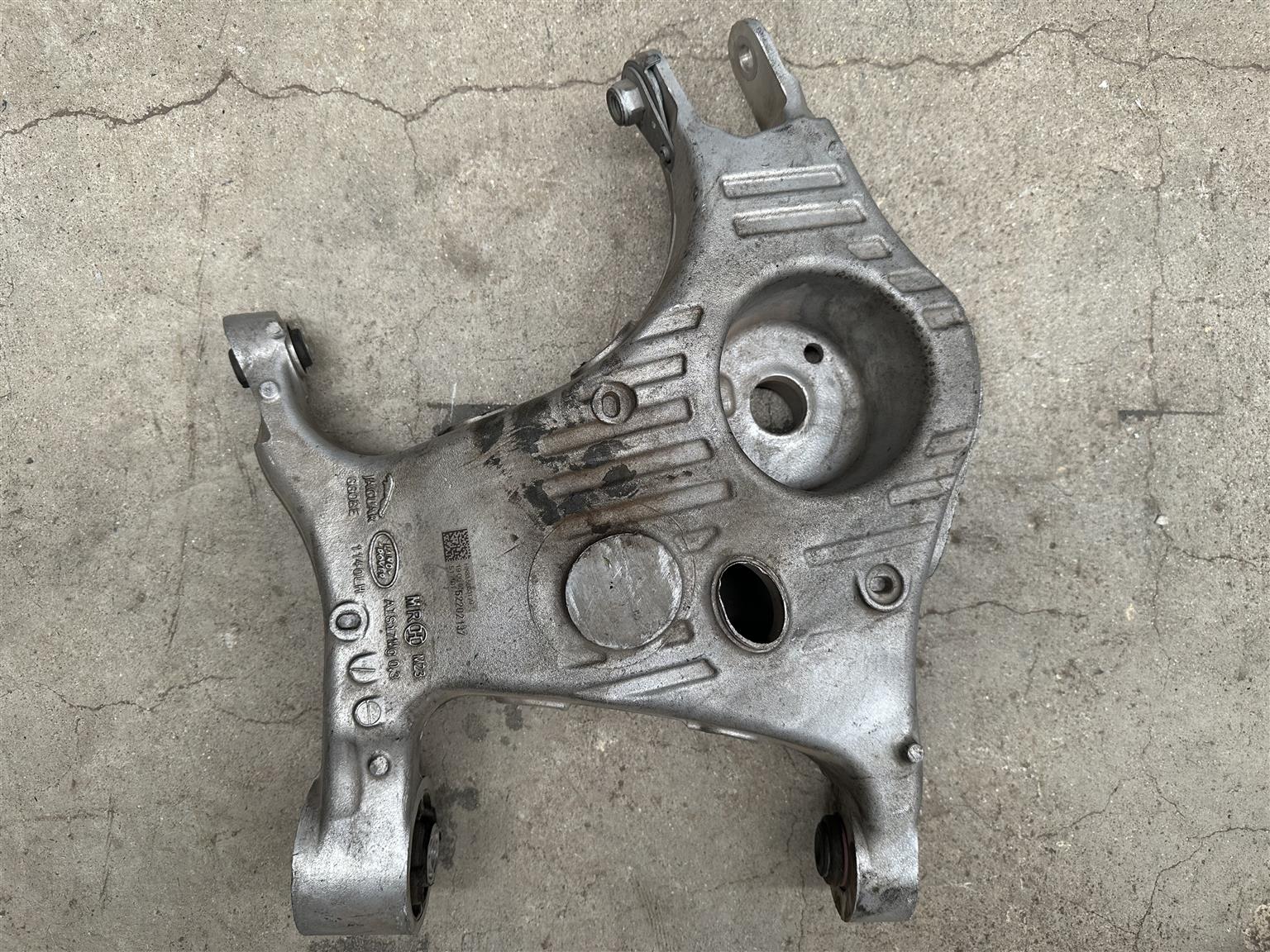 Jaguar F-pace /Range Rover Velar Left Lower Control arm - Private Seller Jaguar F-pace /Range Rover Velar Left Lower Control arm - Private Seller