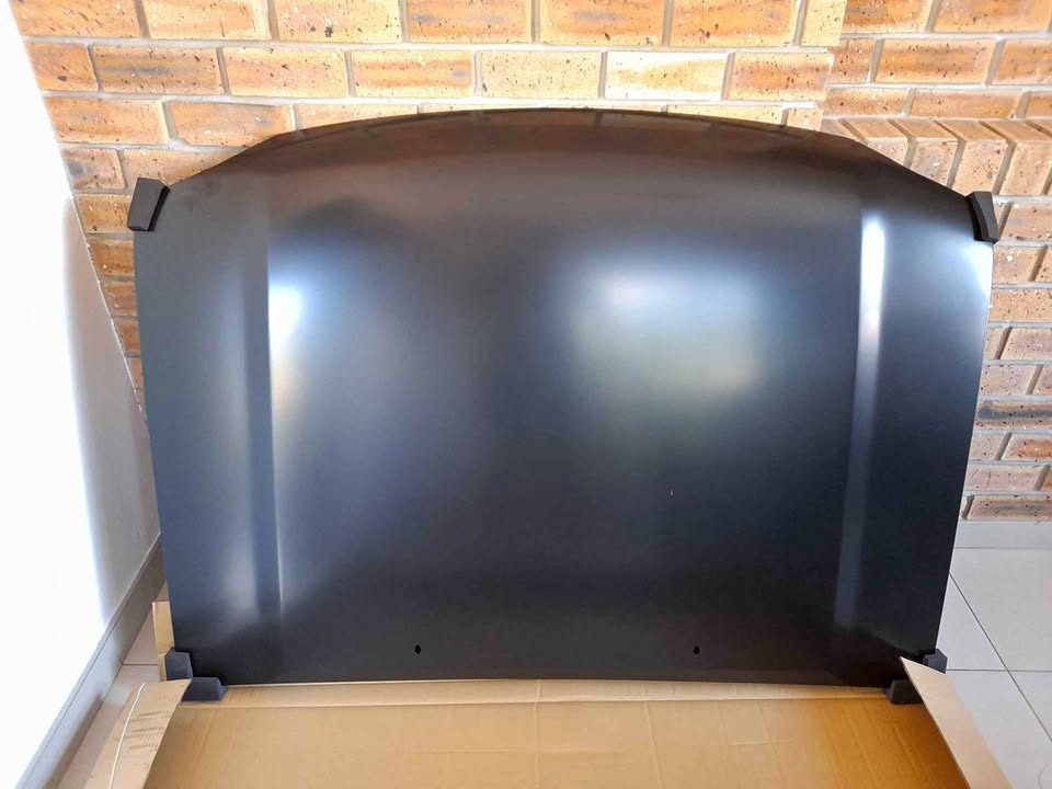 NISSAN HARDBODY NP300   BRAND NEW BONNETS FOR SALE