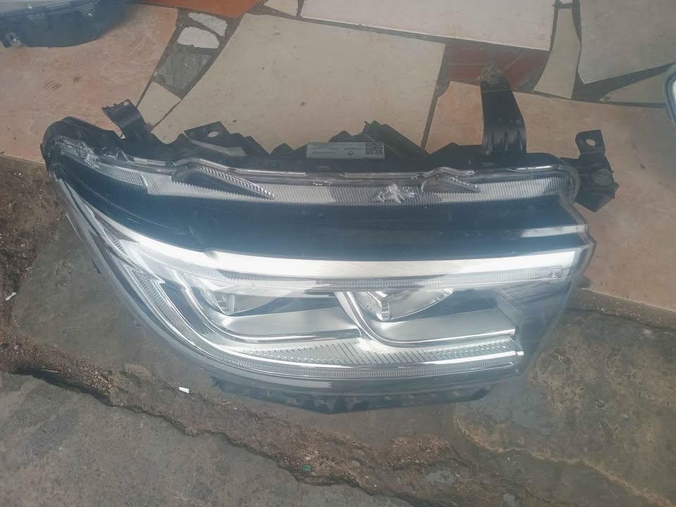 RH Headlight Assembly Replacement For GWM Cannon2022 - Private Seller RH Headlight Assembly Replacement For GWM Cannon2022 - Private Seller