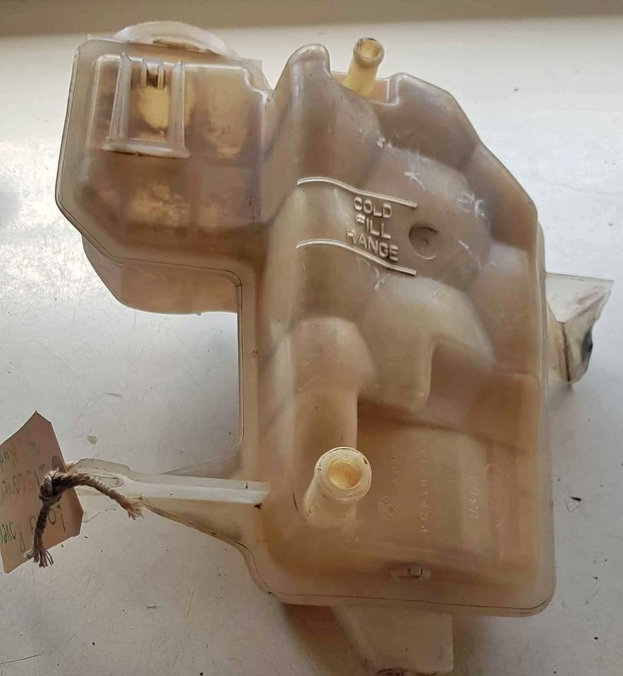 Land Rover discovery 3 radiator bottle