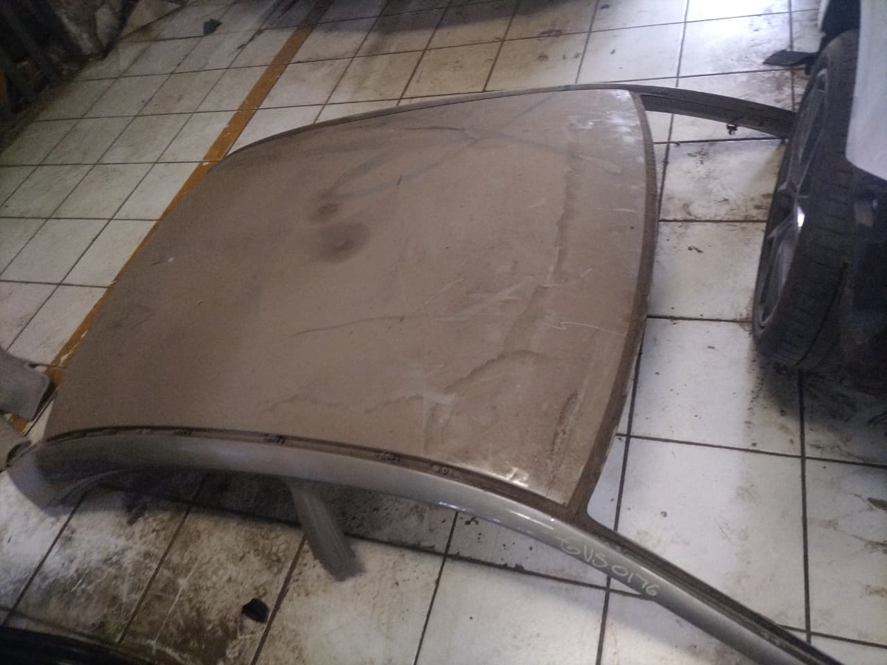 Mercedes-Benz E250 W211 Roof Section for Sale (Second-Hand) - Private Seller Mercedes-Benz E250 W211 Roof Section for Sale (Second-Hand) - Private Seller
