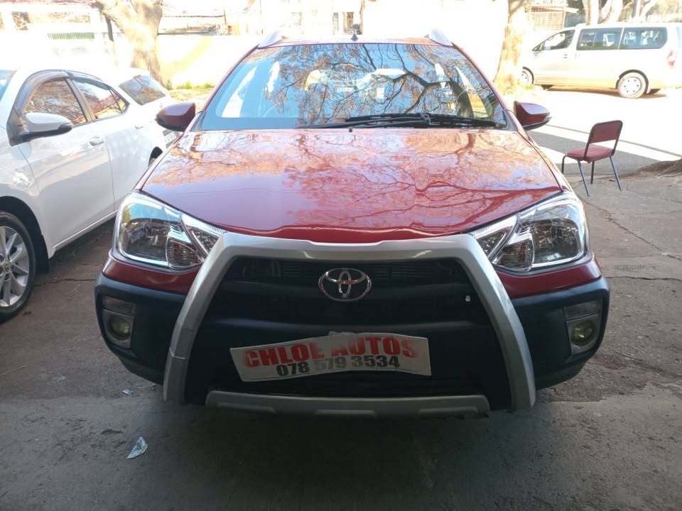 2016 Toyota etios cross 1.5 manual 80000km Maroon