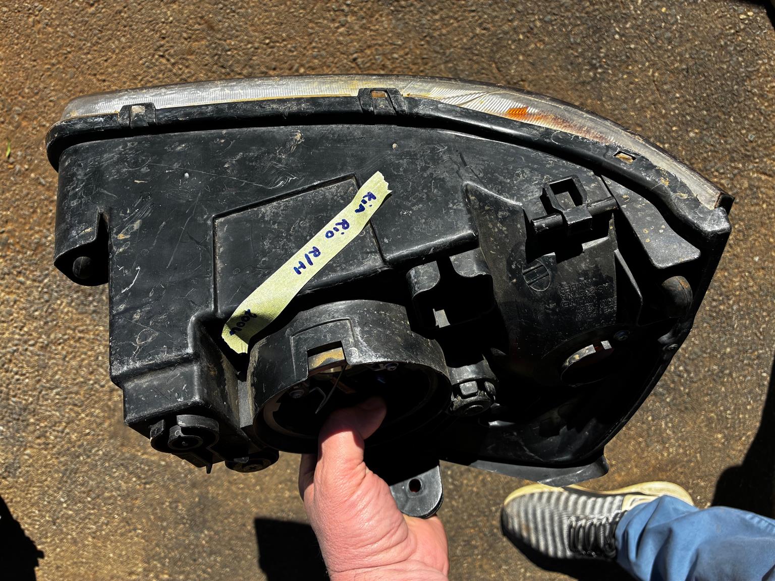 Kia Rio Head Light - Private Seller Kia Rio Head Light - Private Seller