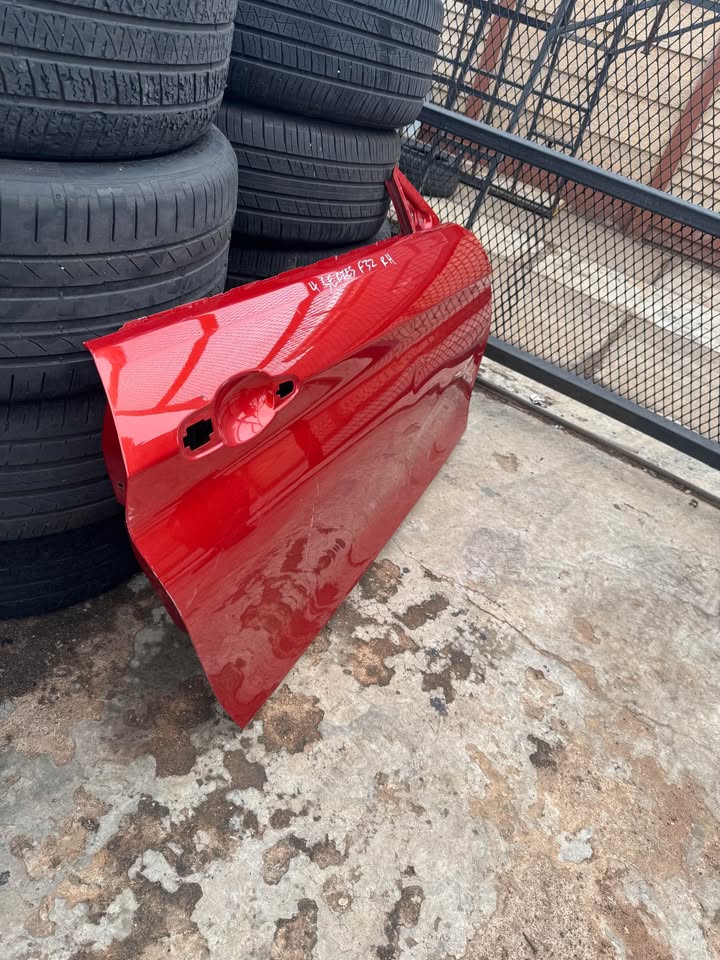 BMW M4 F82 F32 Right Door - Private Seller BMW M4 F82 F32 Right Door - Private Seller