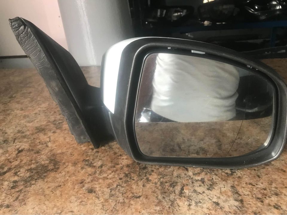 2012 on Ford Focus right mirror for sale - Private Seller