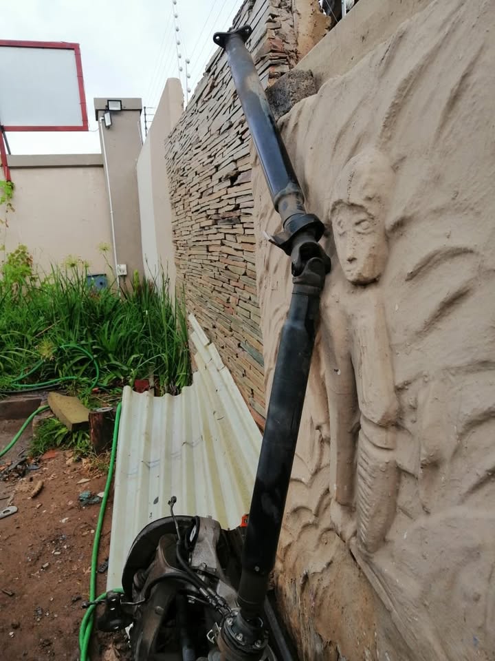 BMW 735i propshaft - Private Seller BMW 735i propshaft - Private Seller
