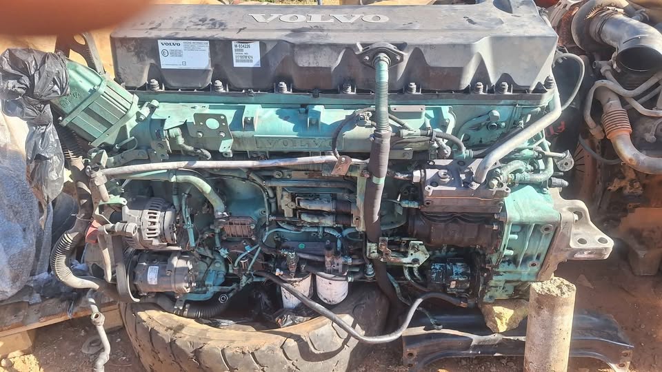 VOLVO FH/FMX D13 Version 4 engines and gearboxes available.