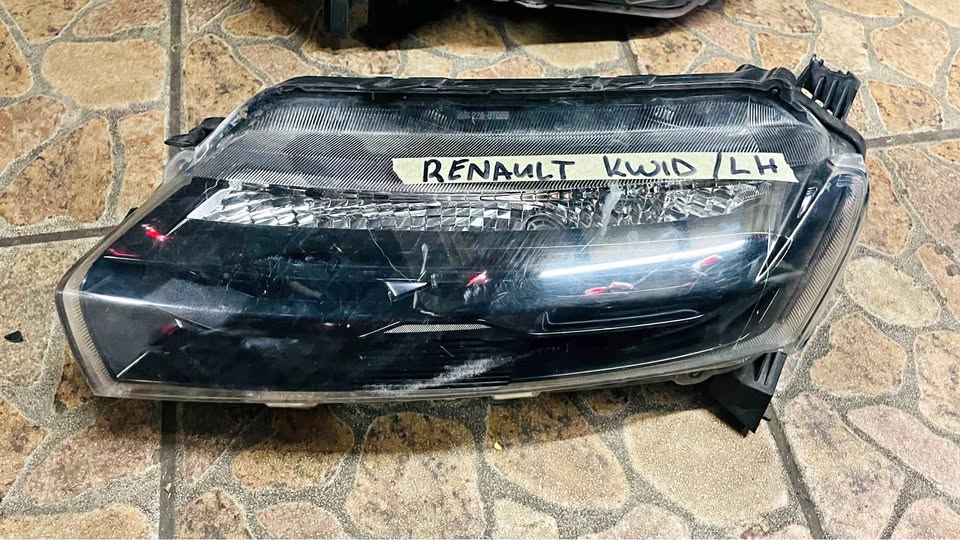 Renault Kwid headlight - Private Seller Renault Kwid headlight - Private Seller