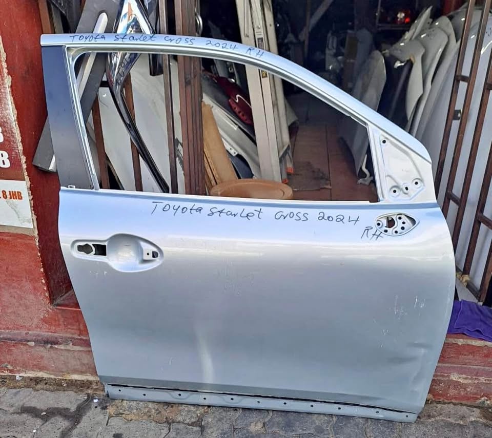 Used Toyota Tazz 1.3 2e left front door for sale in Gauteng | Auto