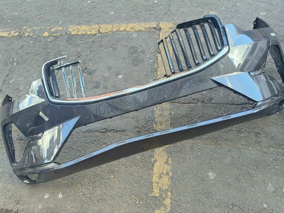 VOLVO XC60 FRONT BUMPER - Private Seller
