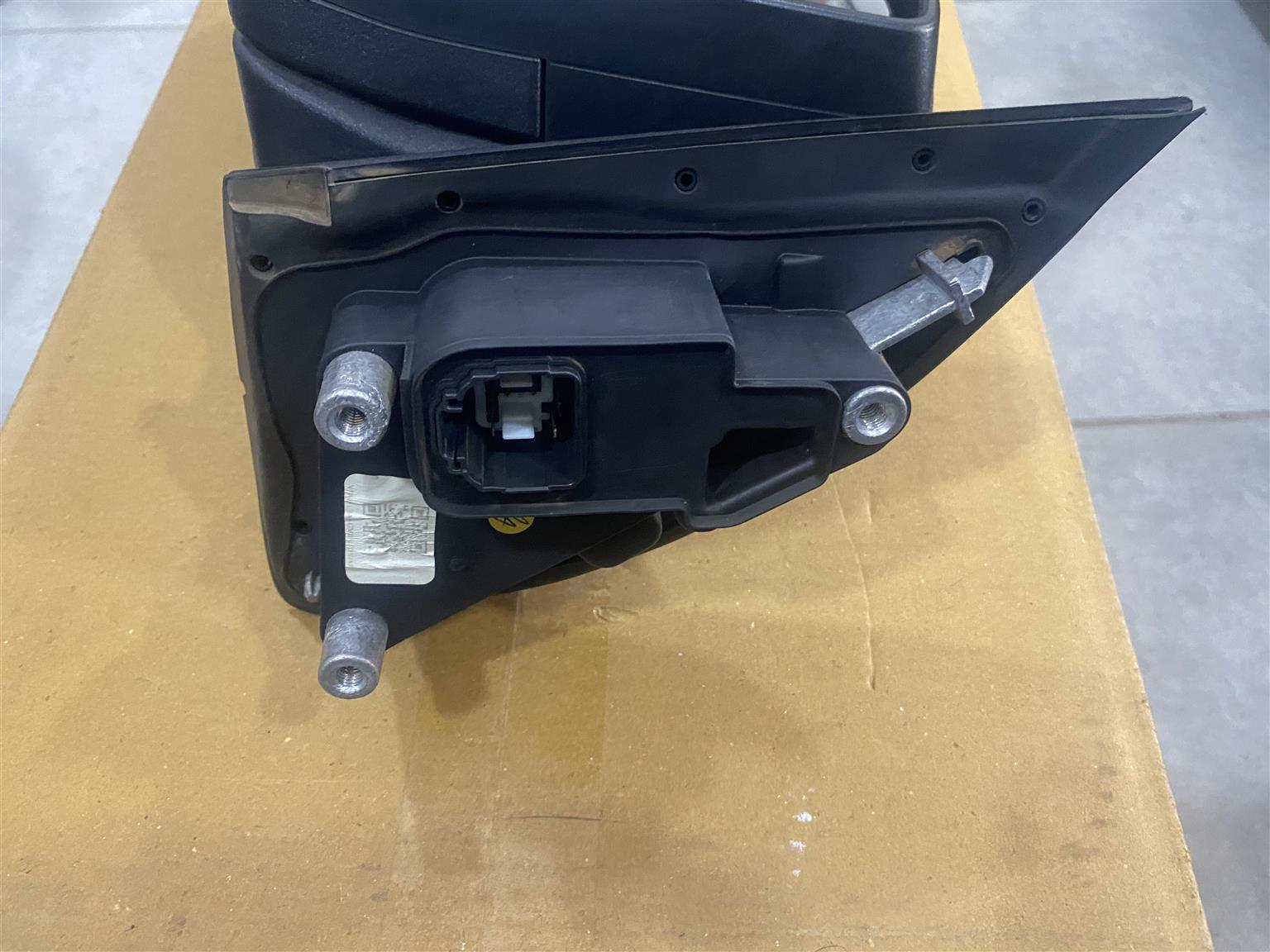 2025 VW AMAROK ELECTRONIC AUTO-FOLD DOOR MIRROR LEFT SIDE FOR SALE. IN PRISTINE - Private Seller 2025 VW AMAROK ELECTRONIC AUTO-FOLD DOOR MIRROR LEFT SIDE FOR SALE. IN PRISTINE - Private Seller