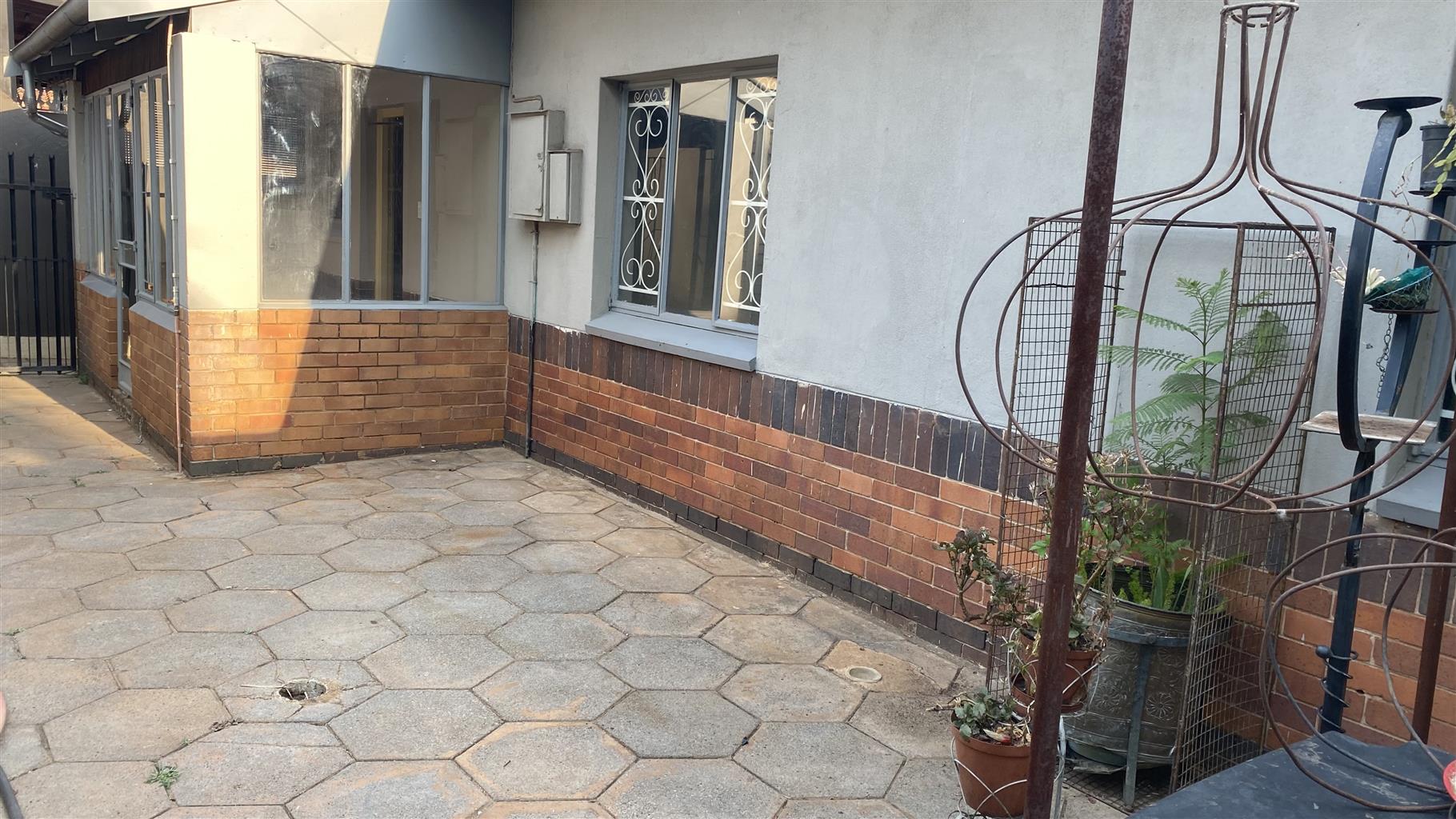 Spacious house in Mountain View, Pretoria for rent Junk Mail