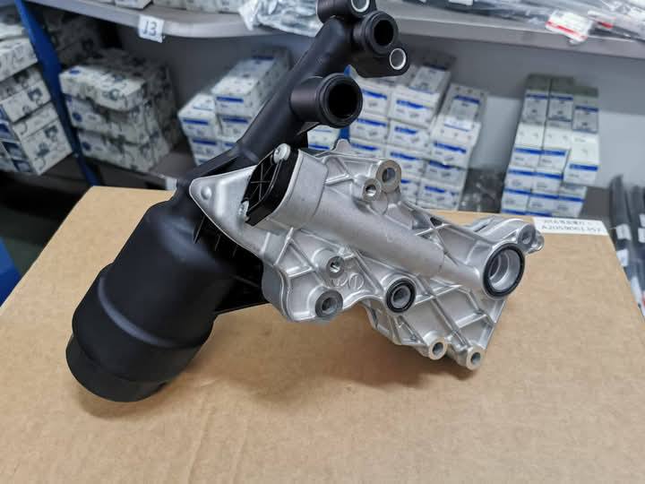 NEW MERCEDES BENZ M651 OIL FILTER HOUSING - Private Seller