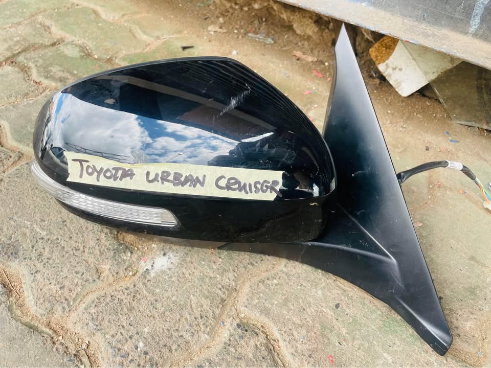 Toyota Urban Cruiser side mirror - Private Seller Toyota Urban Cruiser side mirror - Private Seller