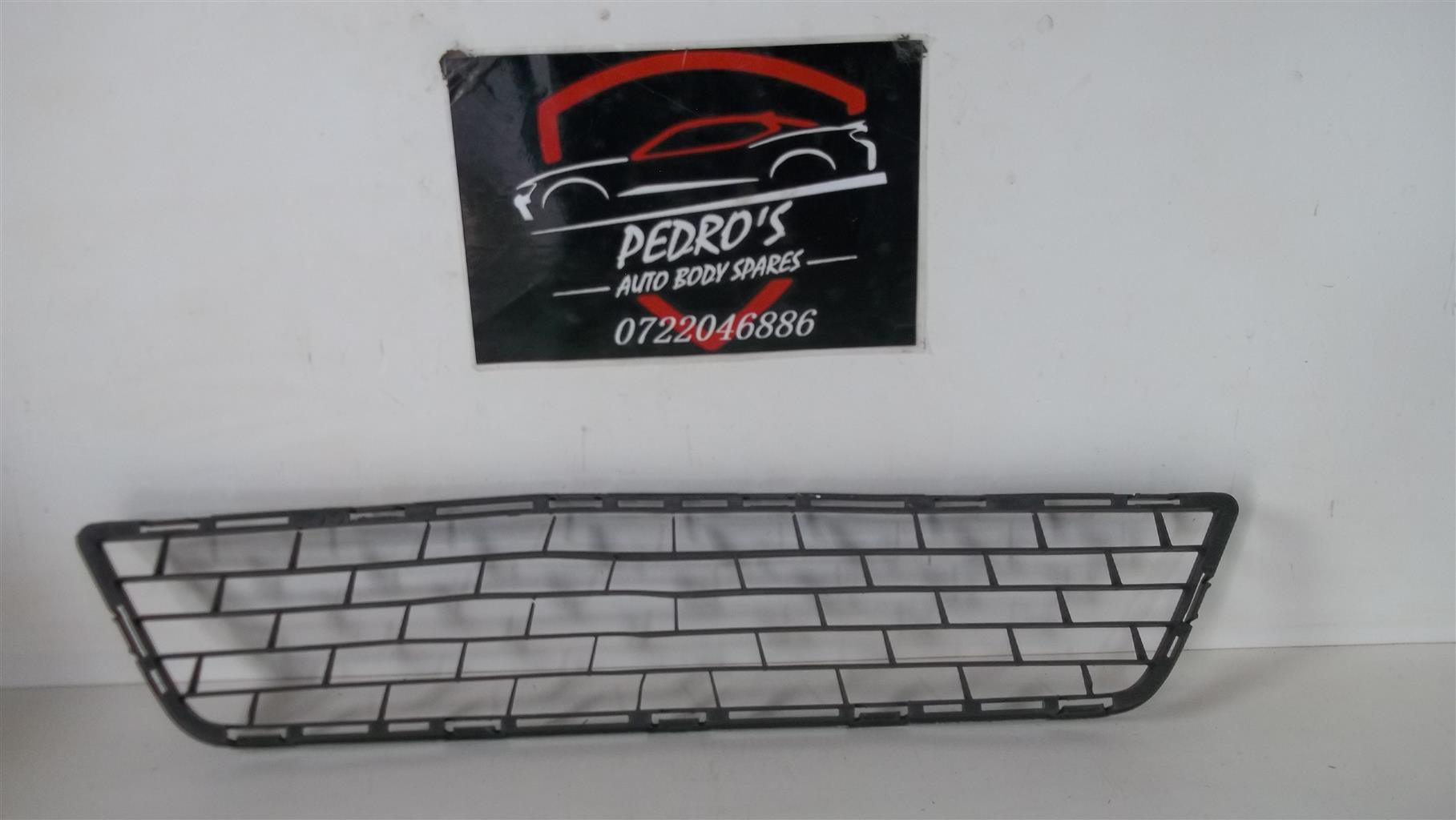 Nissan Sentra grille - Private Seller Nissan Sentra grille - Private Seller