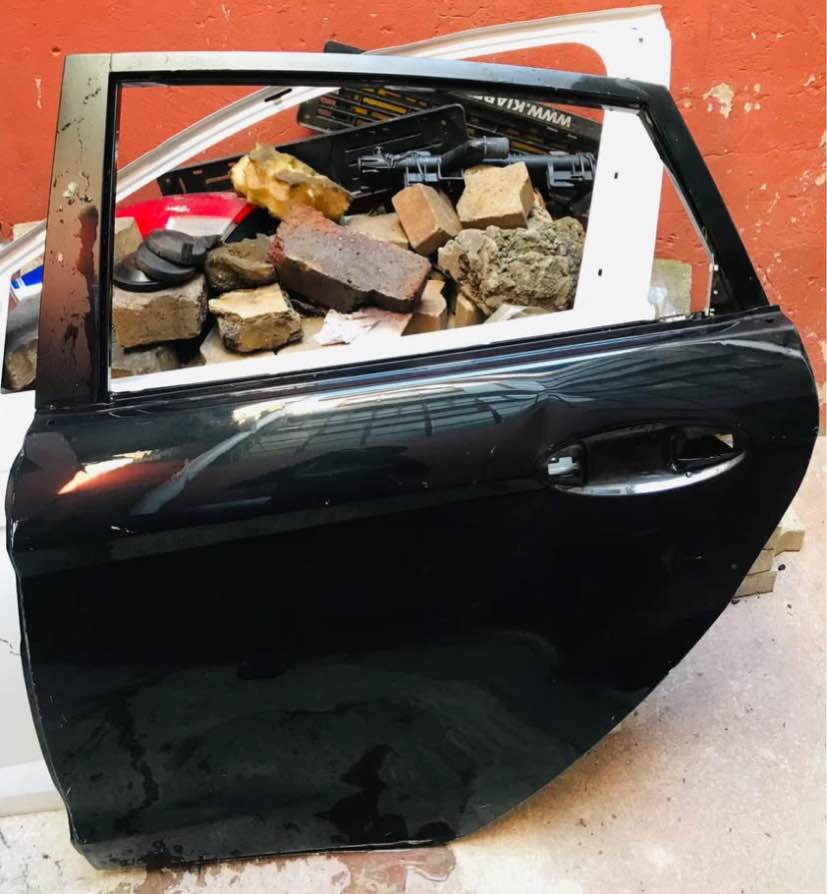 Ford fiesta Reardoor Leftside - Private Seller Ford fiesta Reardoor Leftside - Private Seller