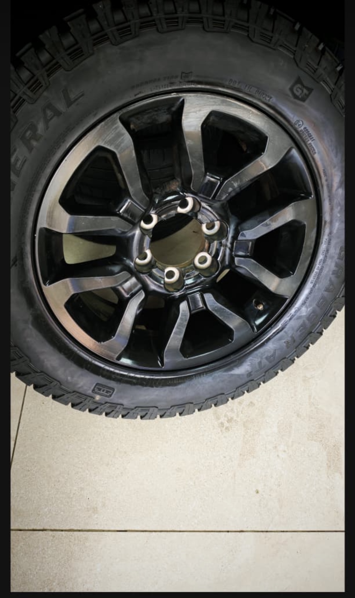 Ford Rs rim 18inch rim with 265/60R18 general grabber - Private Seller