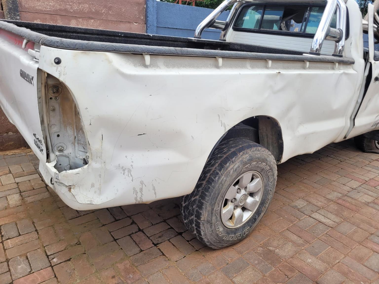 TOYOTA HILUX D 4 D 4 x 4 STRIPPING for spares code 2 have papers - Private Seller TOYOTA HILUX D 4 D 4 x 4 STRIPPING for spares code 2 have papers - Private Seller