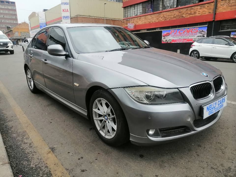 2011 E90 320i Automatic