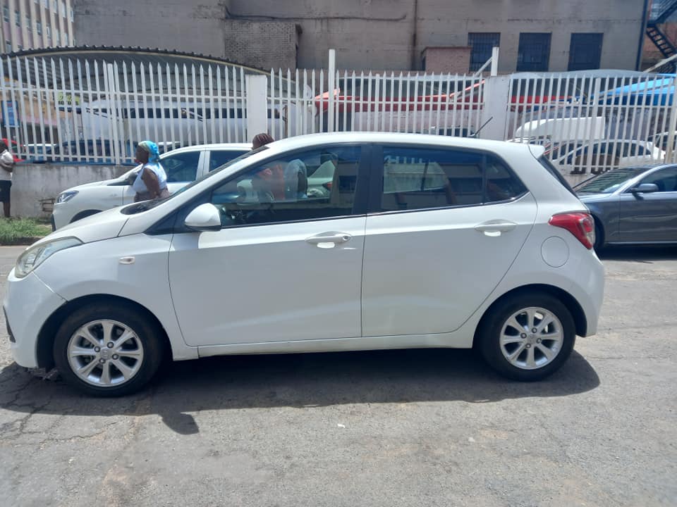 2016 HYUNDAI i10 GRAND 1.2 PETROL,  MANUAL TRANSMISSION, MILEAGE 81000KM, WHITE COLOR