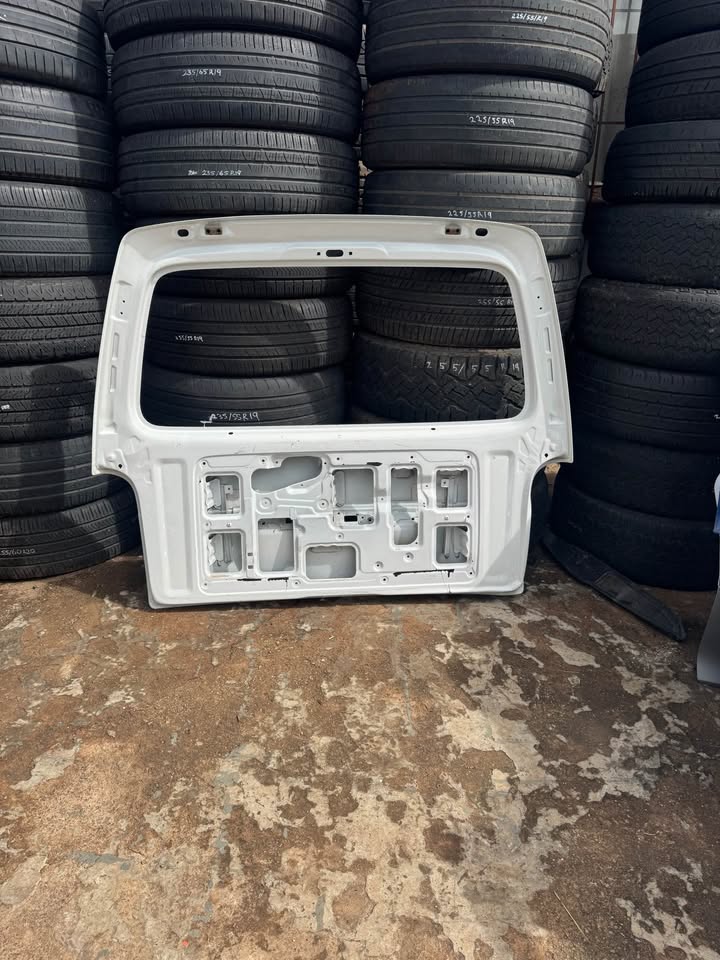 Suzuki Eeco Boot Tailgate - Private Seller Suzuki Eeco Boot Tailgate - Private Seller