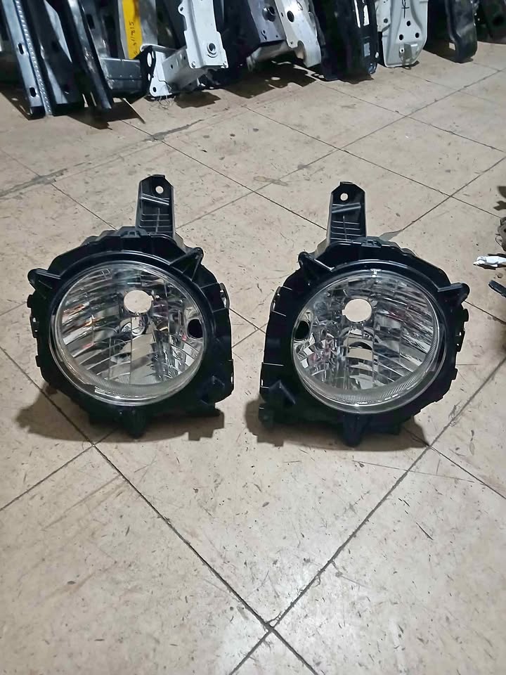 Suzuki Jimny headlight - Private Seller Suzuki Jimny headlight - Private Seller