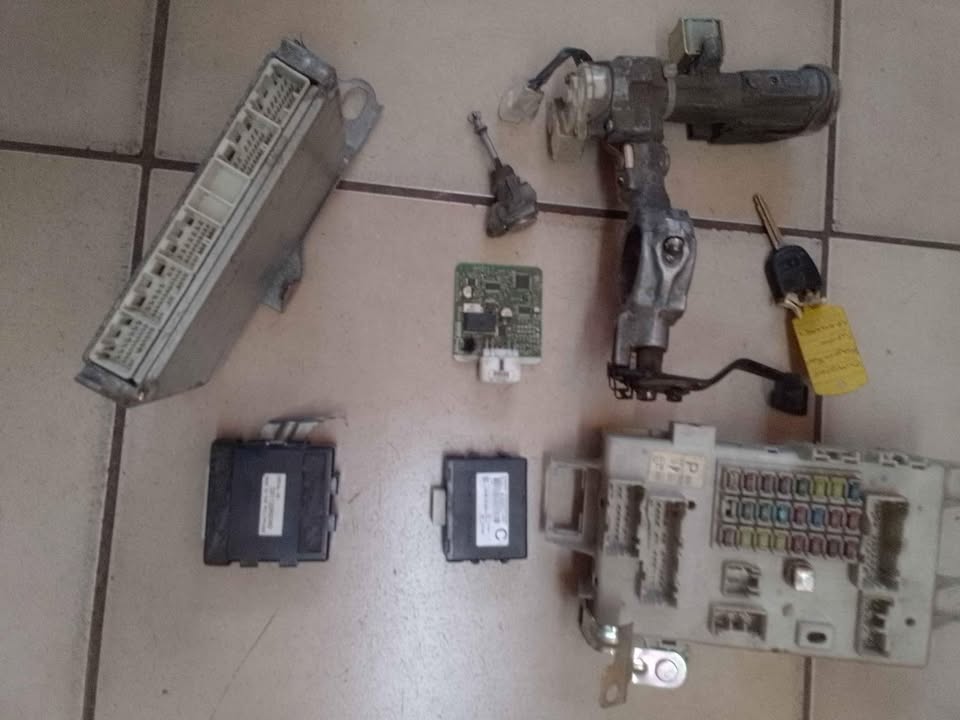 2003 up Toyota Prado 120 series V6 petrol lock set for sale - Private Seller