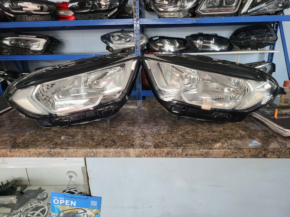 2018 / 2023 Ford Ecosport left and right headlight for sale - Private Seller 2018 / 2023 Ford Ecosport left and right headlight for sale - Private Seller