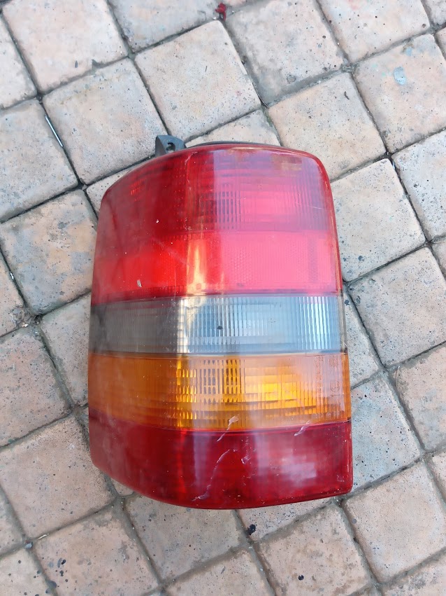 Jeep Grand Cherokee Tail Light
