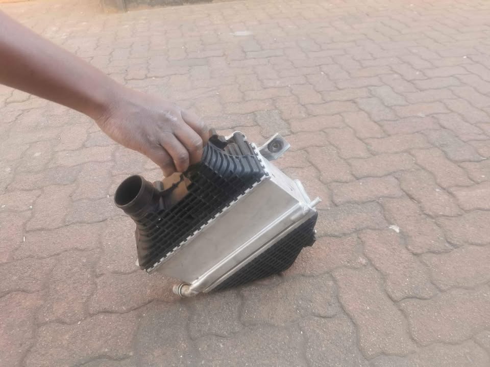 BMW F82, F80, F83 and F86 M4 oil cooler - Private Seller