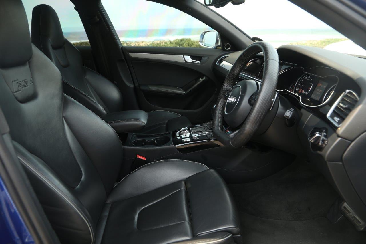 2013 Audi  RS4 Avant Quattro Tiptronic
