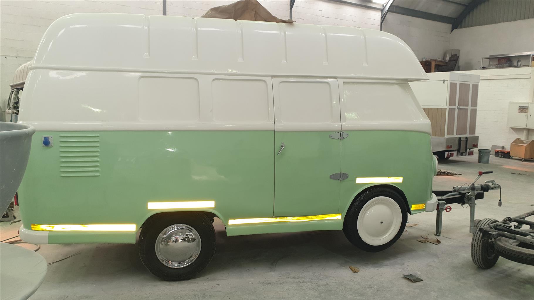 Vintage VW Splitty Kombi Replica Trailer your Ultimate Mobile Ret ...