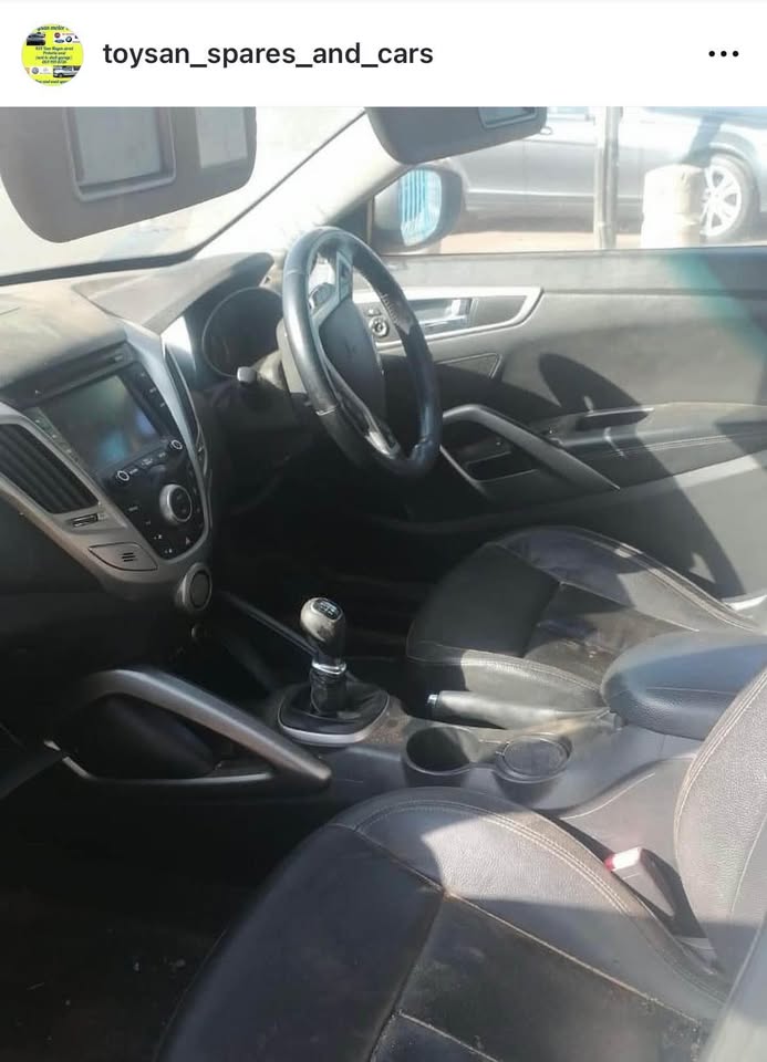 HYUNDAI VELOSTER STRIPING FOR SPARES - Private Seller HYUNDAI VELOSTER STRIPING FOR SPARES - Private Seller