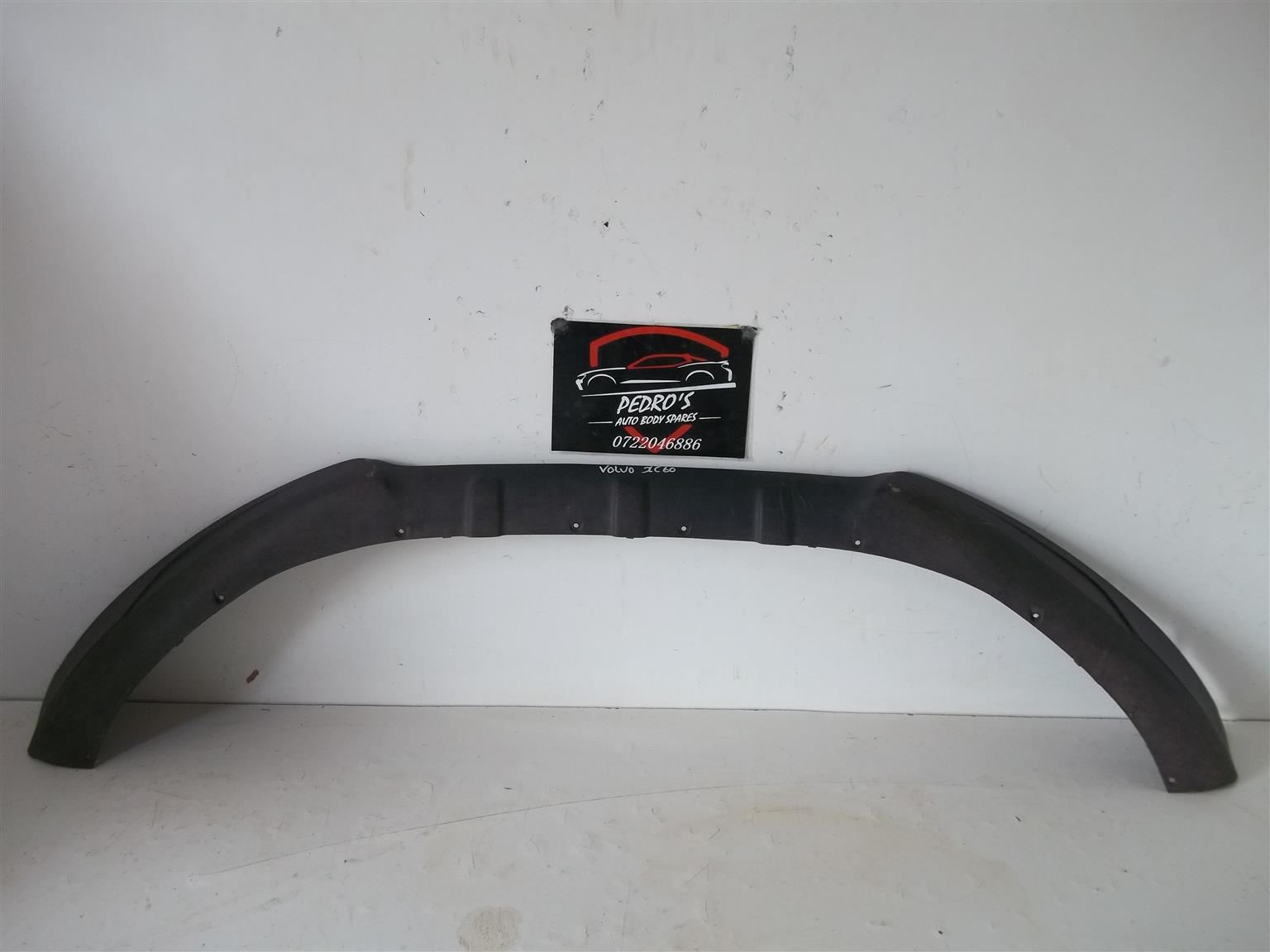Volvo XC60 front bumper spoiler - Private Seller Volvo XC60 front bumper spoiler - Private Seller