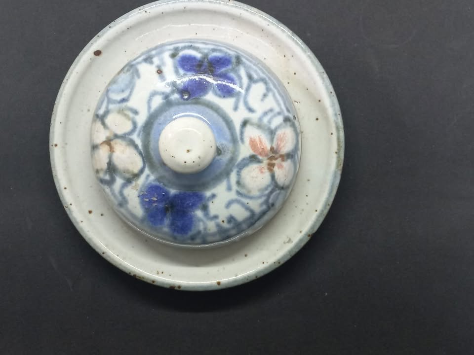 Butter/Cheese dish with lid
