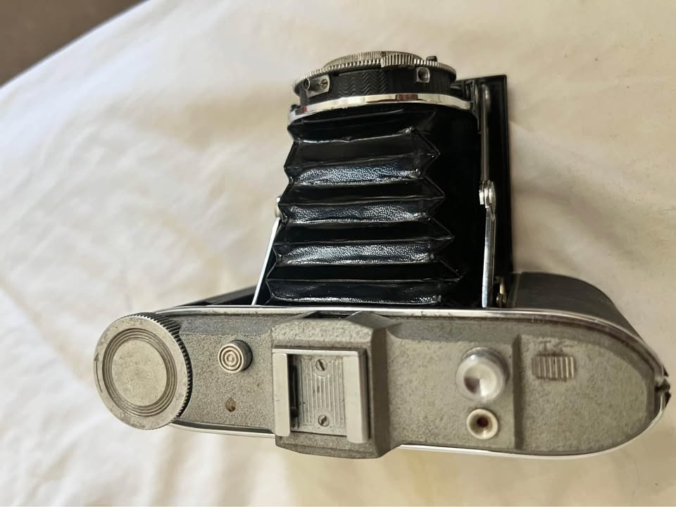 Vintage Zeiss Ikon camera