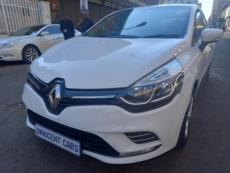 2018 RENAULT CLIO 4 T900 PETEOL, MANUAL, WHITE COLOR, MILEAGE 84000KM,
