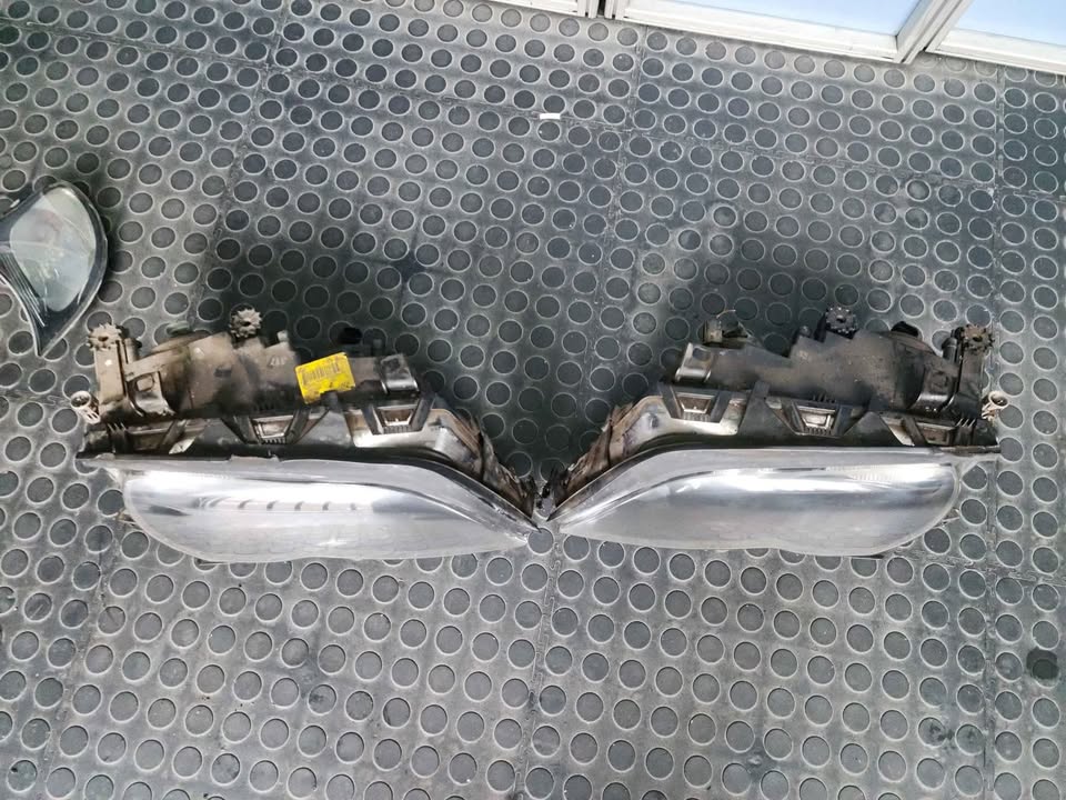 BMW E46 HEADLIGHT - ORIGINAL - Private Seller